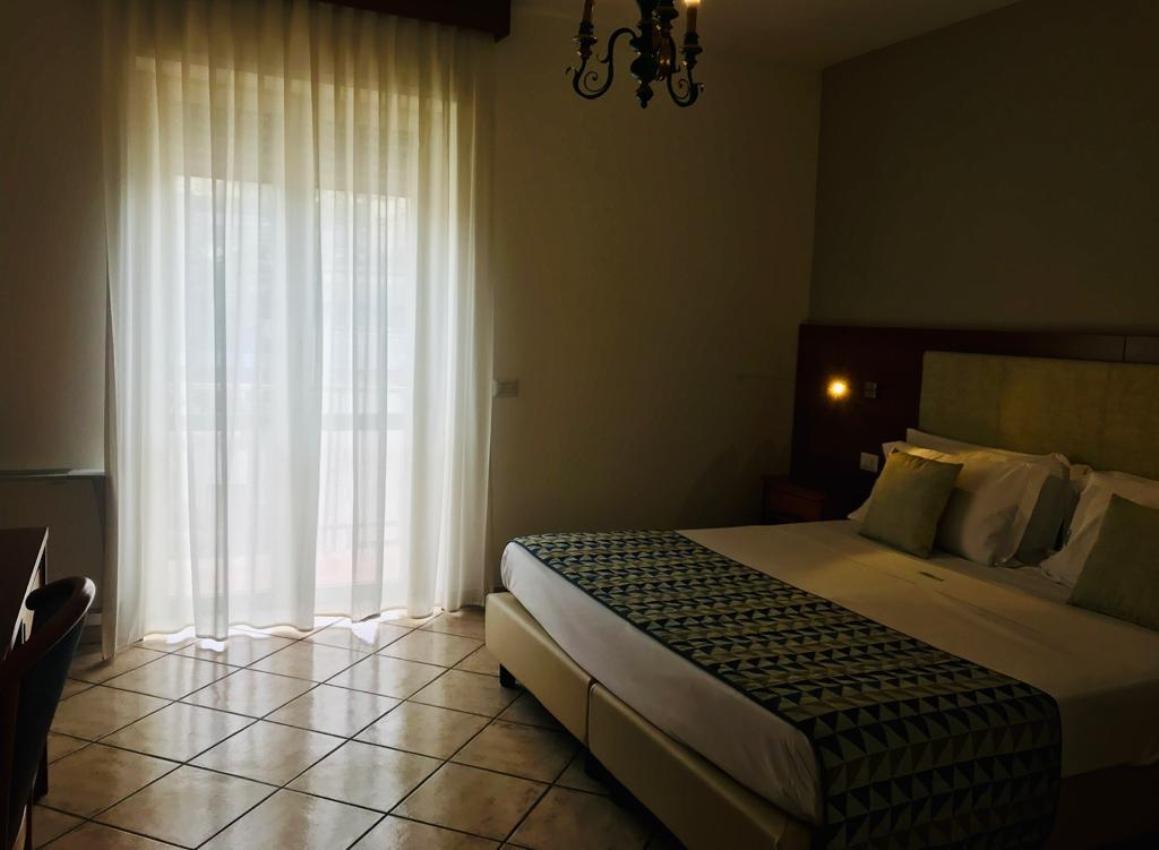American Hotel Поццуоли Экстерьер фото