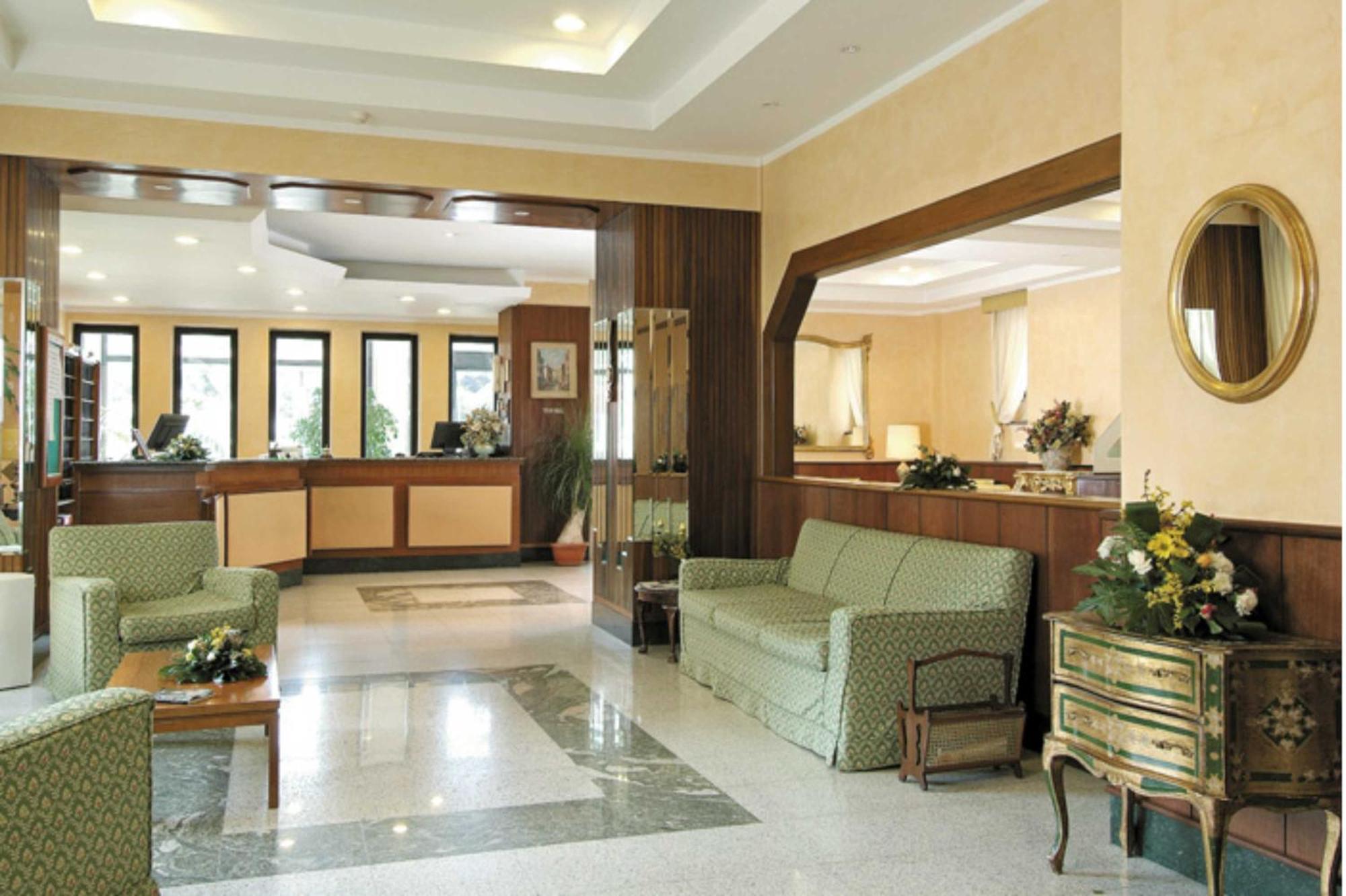 American Hotel Поццуоли Экстерьер фото